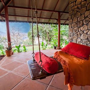 Cosy Homestay By Stayvista - A Tranquil Retreat On Cloud 9